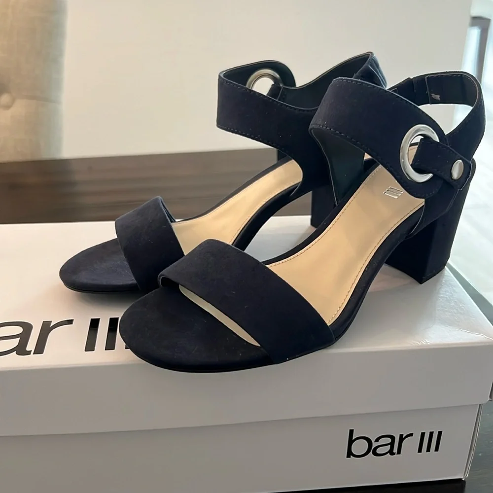NIB - Bar III Navy Blue Sandal with Silver Accent- S6 - Picture 1 of 6